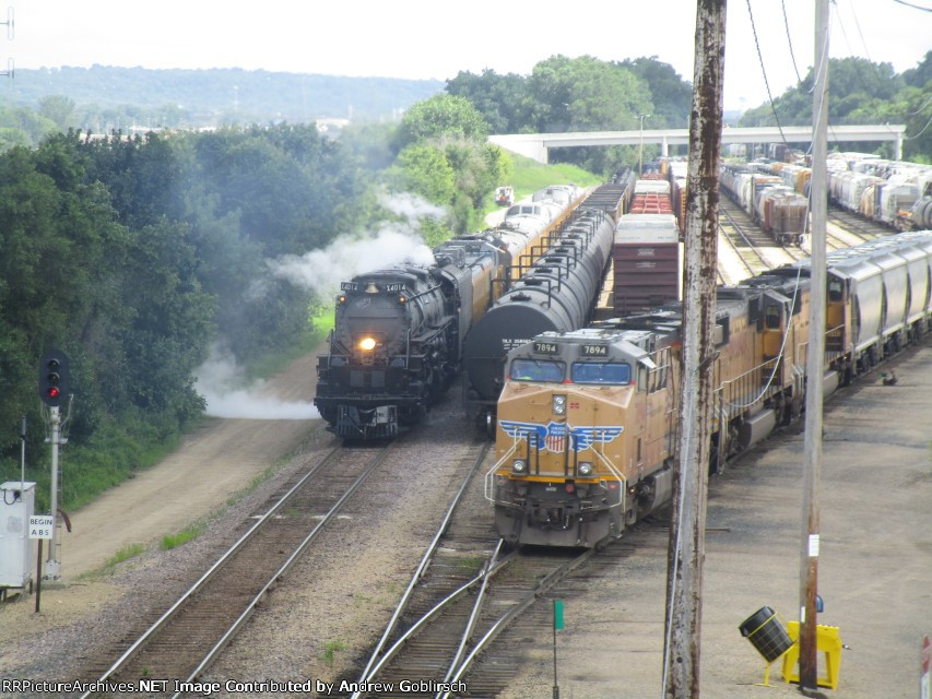 UP 7894 about to Meet Big Boy 4014